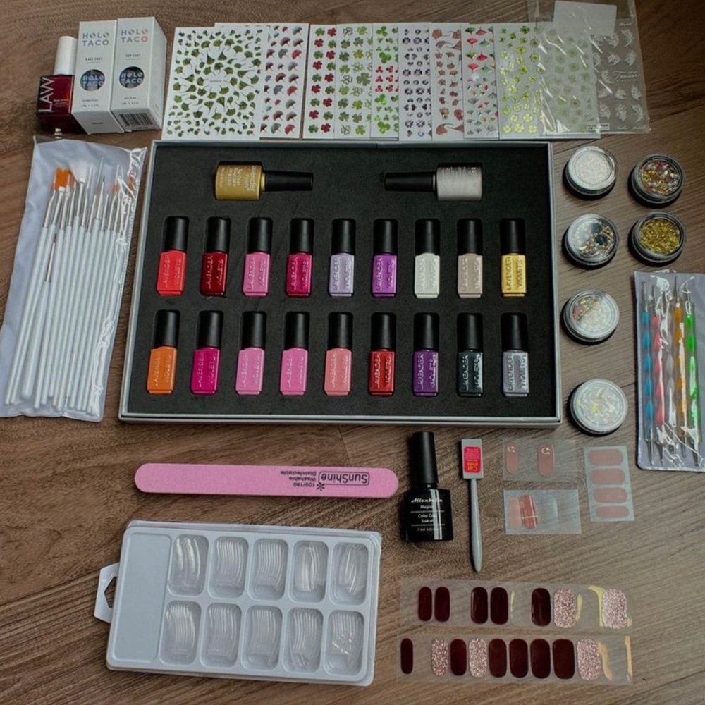 Gel Polish Nail Art Kit + Holo Taco top and base polish